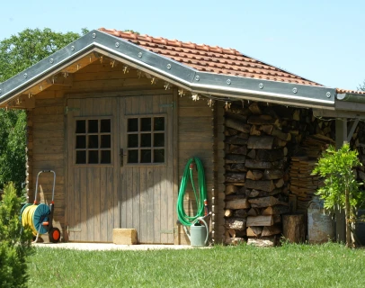 abri de jardin à vaux d'Amoges près de Nevers dans la Nièvre 58